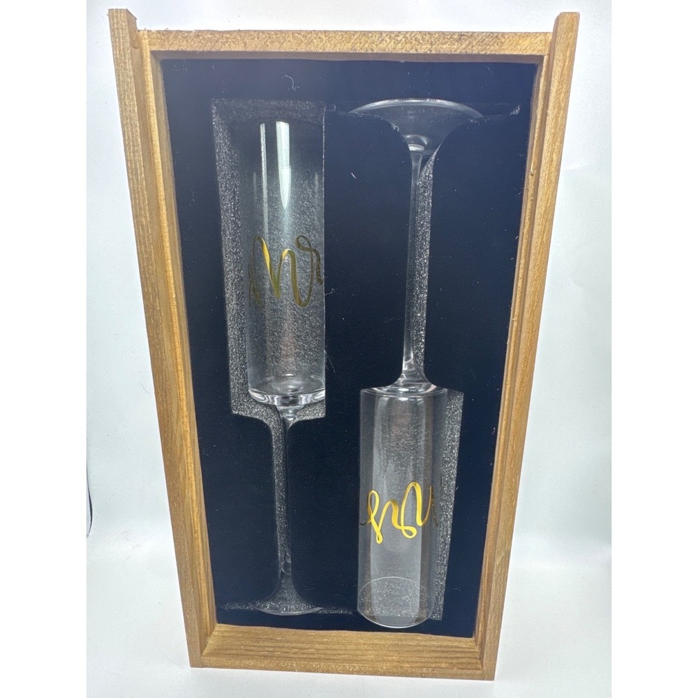 AW BRIDAL Mr and Mrs Champagne Flute Set Engraved Wooden Box Wedding Toast New